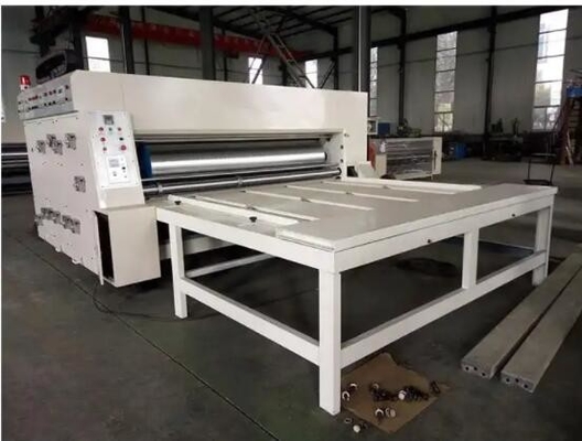 เครื่องตัดแบบหมุนหมุน เครื่องพิมพ์แบบ Flexo เครื่องสล็อตเมนต์ Semi Auto ความสามารถสูง