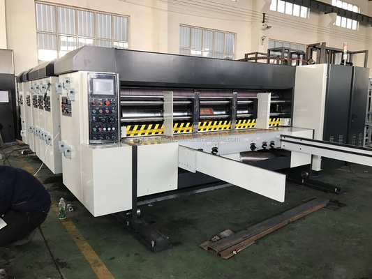 กล่องกระดาษอัตโนมัติ 4 เครื่องพิมพ์สี Slotter Die Cutter Stacker